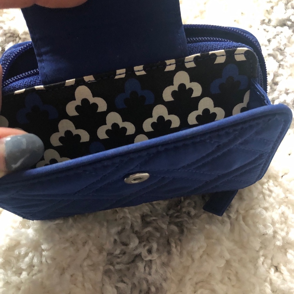 Vera Bradley Wristlet - Picture 4 of 4